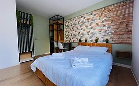 Moxa Residence